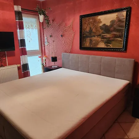 104 2, Ginsterweg 1 C *